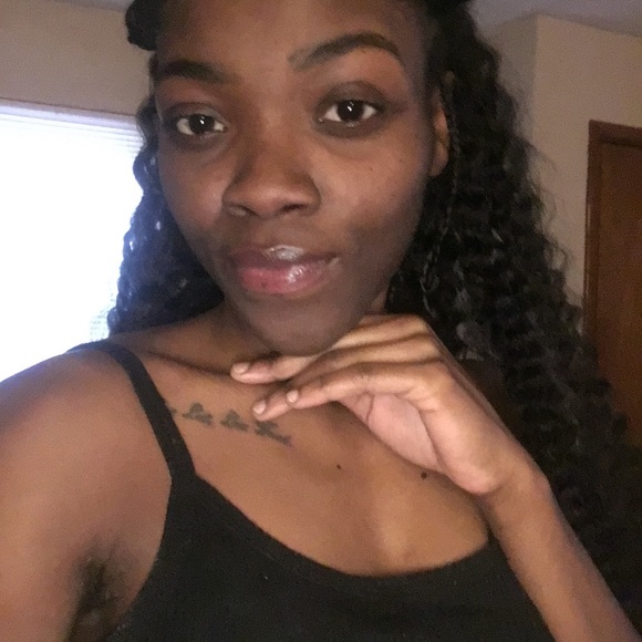 Meet your Posher, Kalli - Picture 4 of 5